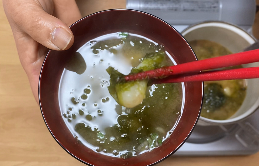 アコヤ貝柱とあおさの味噌汁